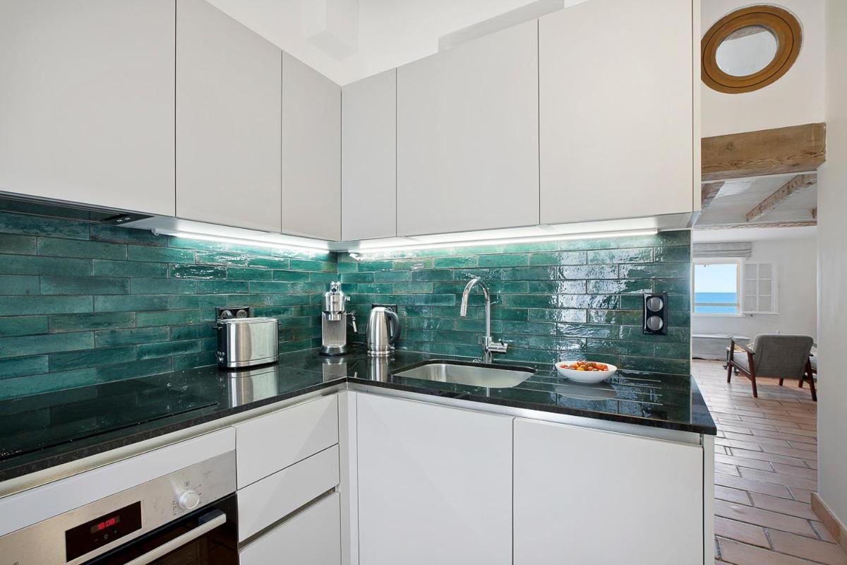 The Sea Apartment 2 - Sea View On The Ramparts Of Old Town อองทีบส์ ภายนอก รูปภาพ