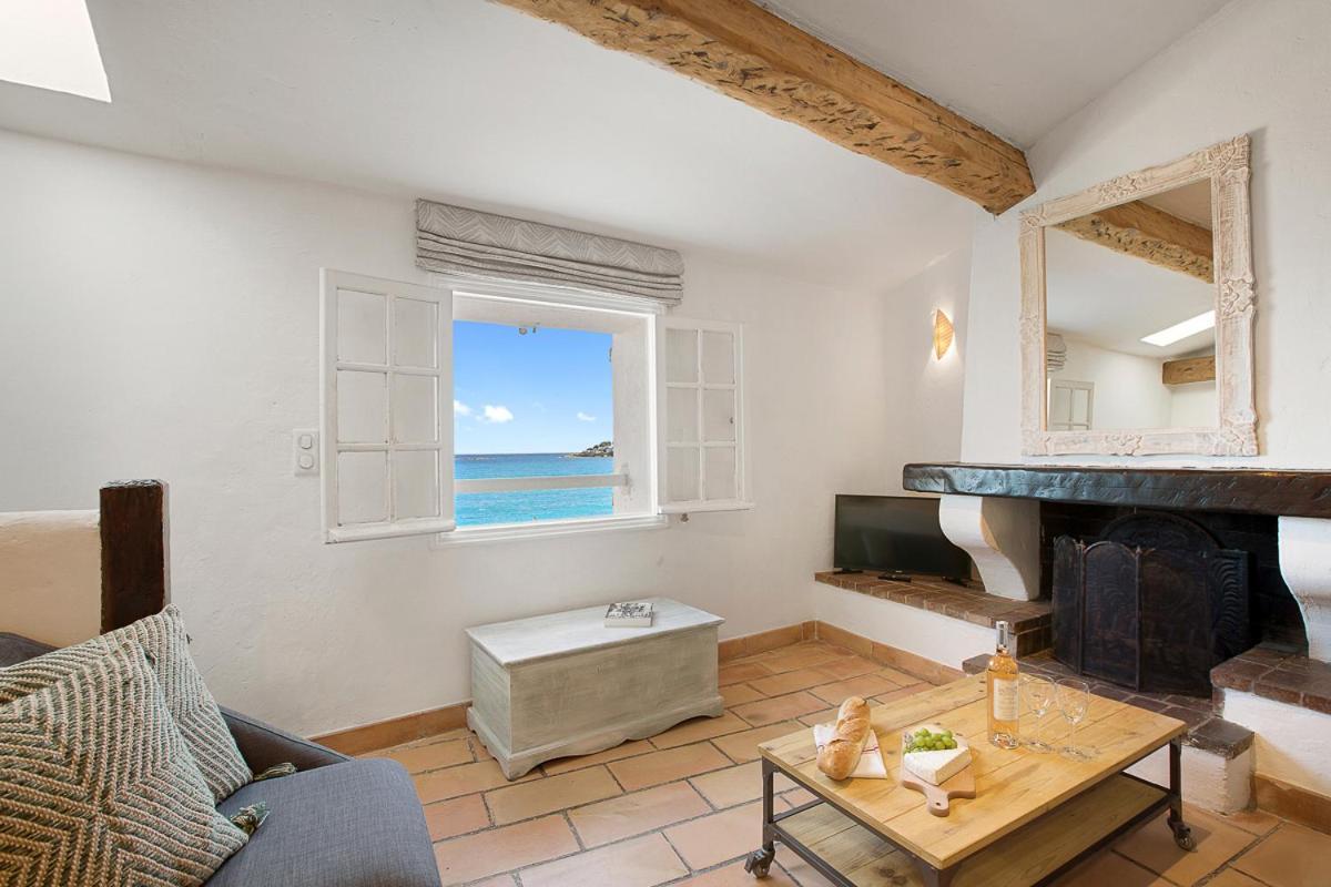 The Sea Apartment 2 - Sea View On The Ramparts Of Old Town อองทีบส์ ภายนอก รูปภาพ